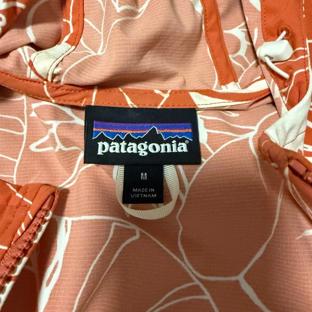 Patagonia orange and White Floral Hooded Jacket - Picture 3 of 4